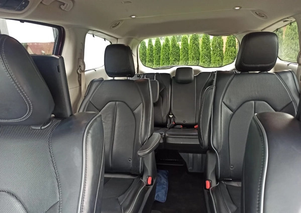 Chrysler Pacifica cena 99900 przebieg: 188000, rok produkcji 2017 z Pyrzyce małe 56